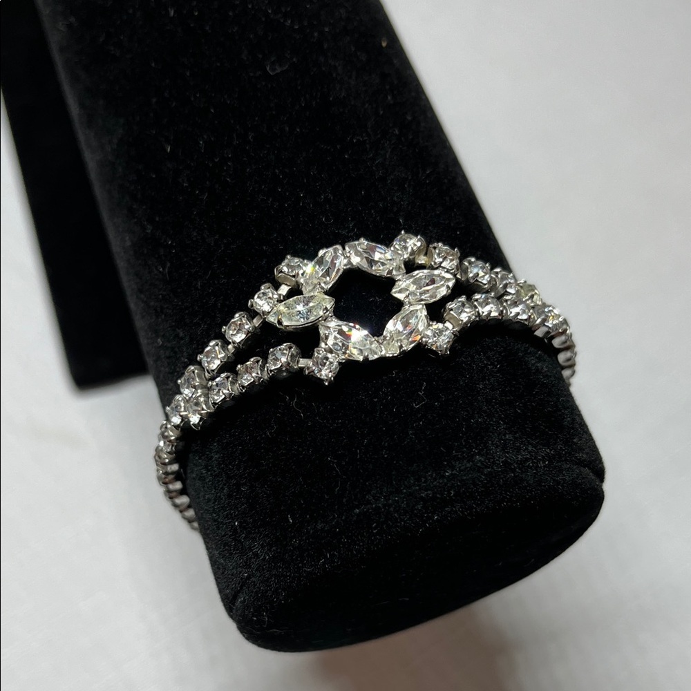 Vintage BELLE Silver Crystal Bracelet. ELEGANT. Sparkly!